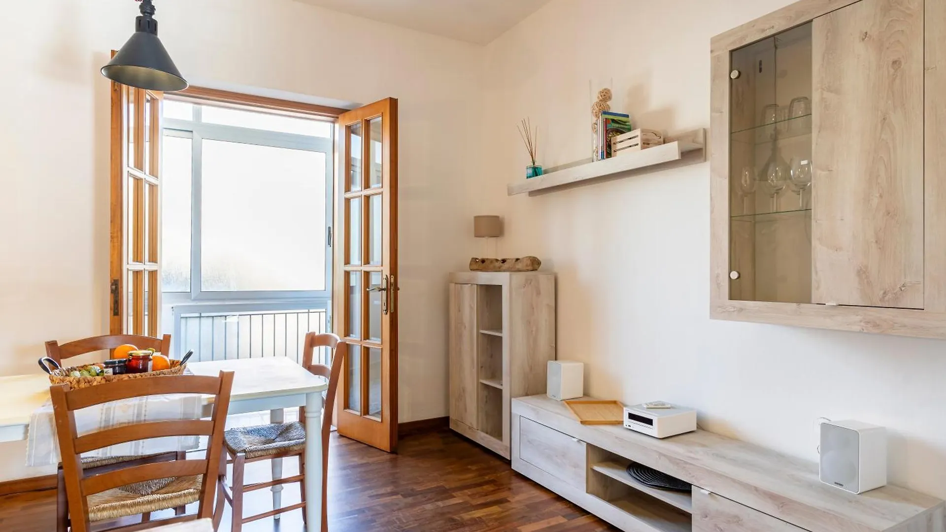 Hospital Riuniti - Lovely Apartment With Parking! 리보르노 0*,  이탈리아